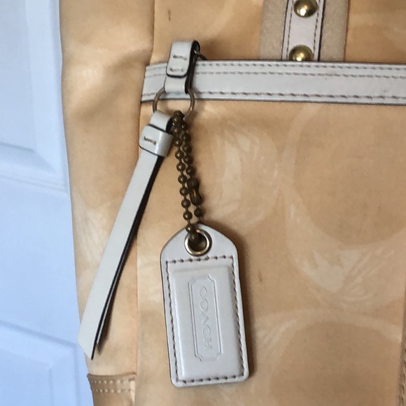 Coach Hampton Shoulder Purse Bag Fall Trend Tan Cream Brown Tag - Picture 2 of 13